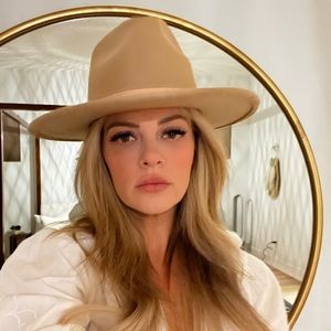 Lack of color “the Fleur”